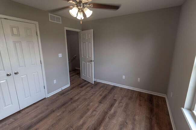 Building Photo - 4016 Snowy Owl Dr