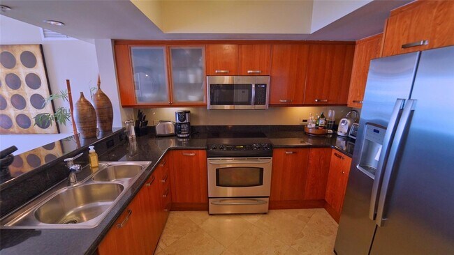 Building Photo - 2011 N Ocean Blvd