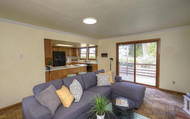 Building Photo - 1004 Acacia St