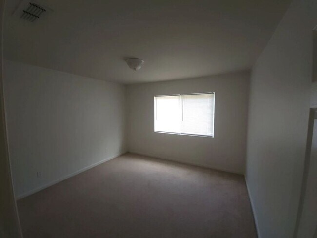 Building Photo - 5/3.5 Balboa Blvd~Verde Ridge~Large & Lovely!