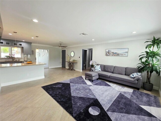 Building Photo - 3435 Overlook Dr NE