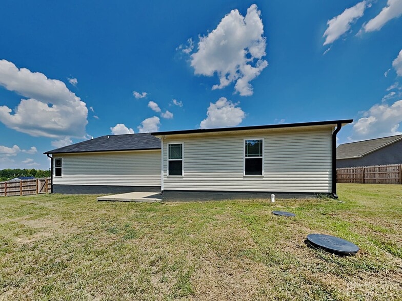 Building Photo - 221 Cornfield Ln