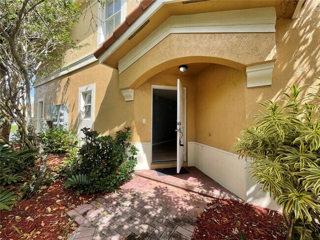 Building Photo - 12869 SW 31st Ct