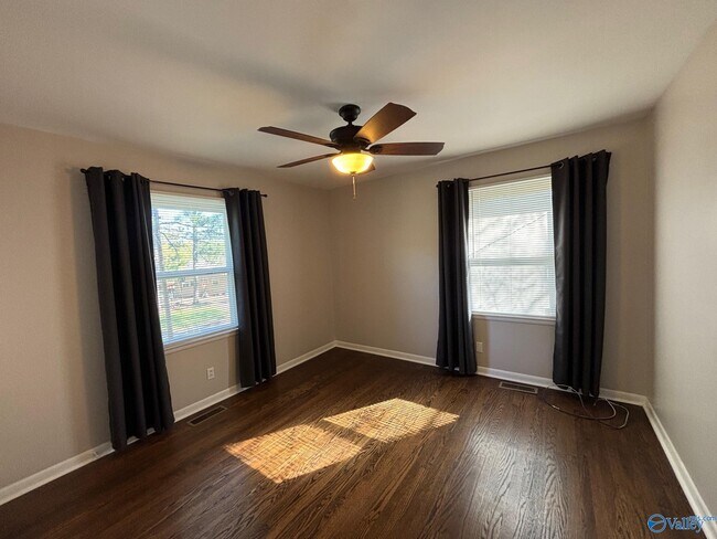 Building Photo - 2803 Hester Ln NW