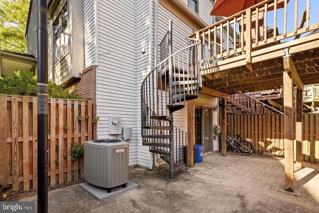 Building Photo - 3939 Tallow Tree Pl