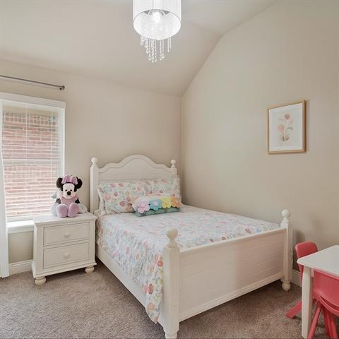 Building Photo - 855 Forest St