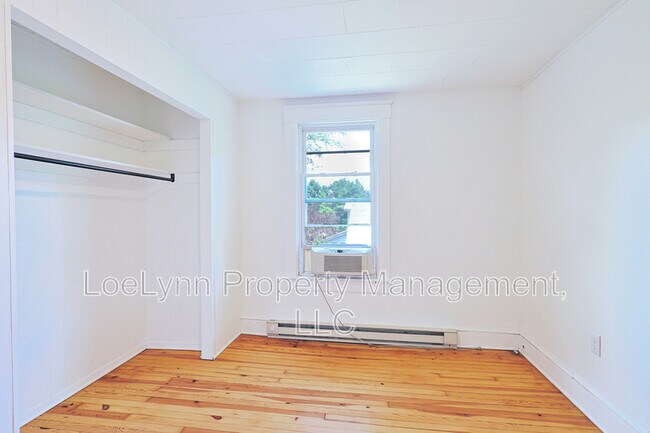 Building Photo - 505 B St