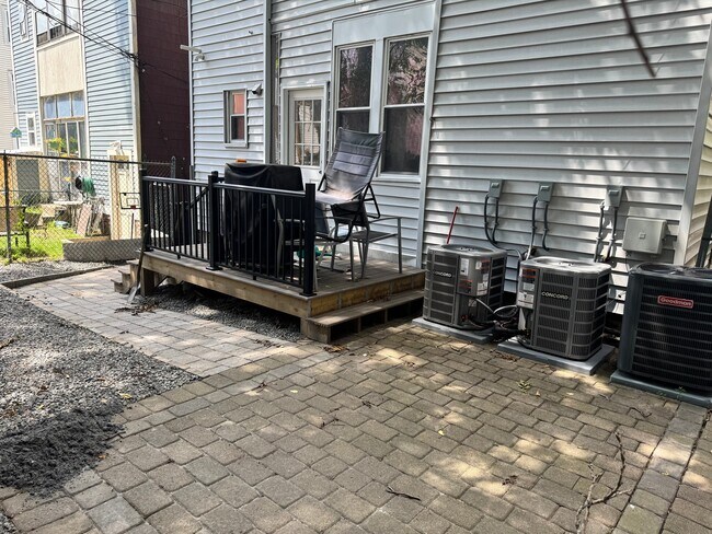 Building Photo - 60 Brookside Ave