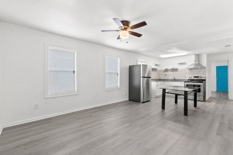 Building Photo - 1050 19th St S