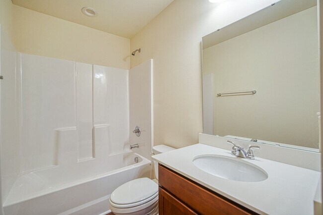 Building Photo - 580 Millsgate Cir
