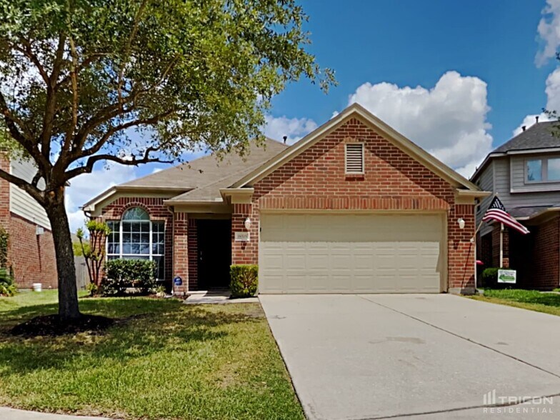Building Photo - 18515 Knob Hill Lake Ln