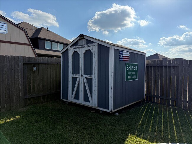 Building Photo - 5 Indian Palms Dr