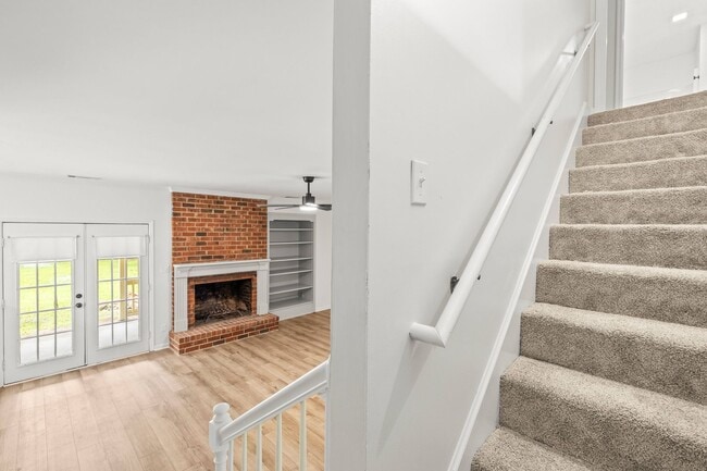 Building Photo - Renovated Home on Large Corner Lot in Coveted Strathy Hall