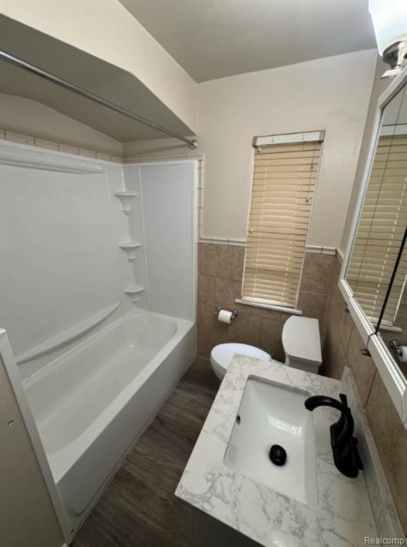 Building Photo - 10407 Roxbury St