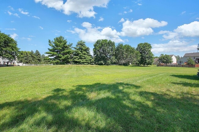 Building Photo - 7961 Pinehill Rd