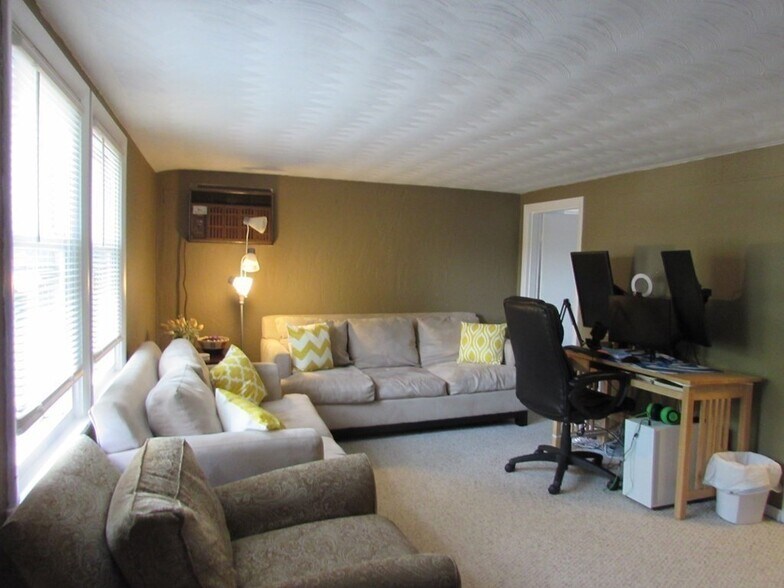 Building Photo - 27 Westland Ave