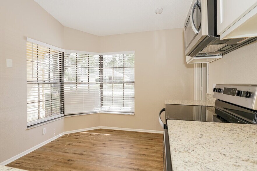 Building Photo - 1439 Lodge Terrace