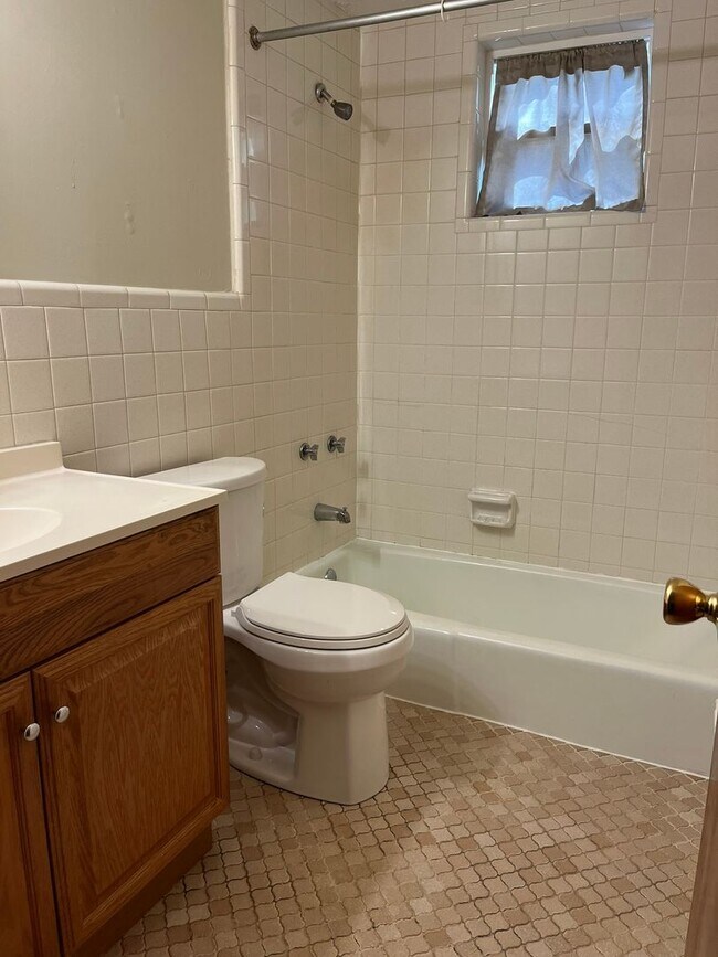 Building Photo - nlucas417