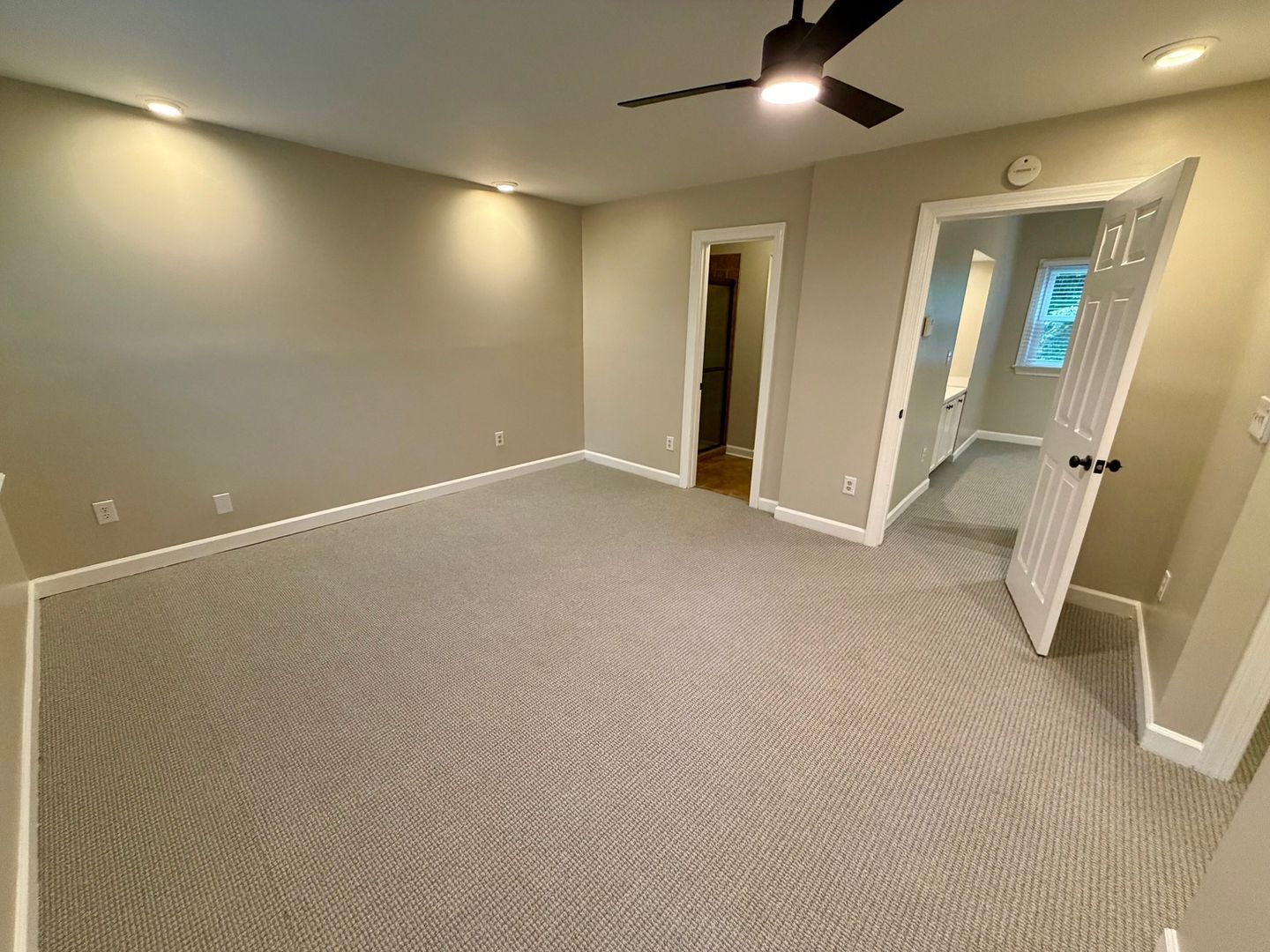 Building Photo - 160 Lystra Hills Ln