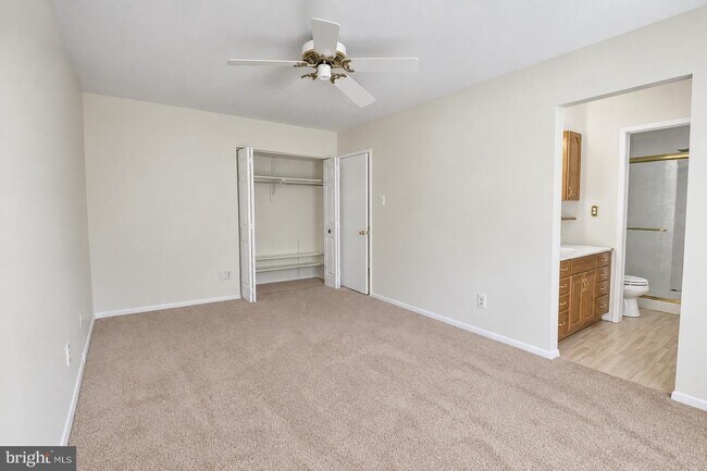 Building Photo - 6049 Forrest Hollow Ln