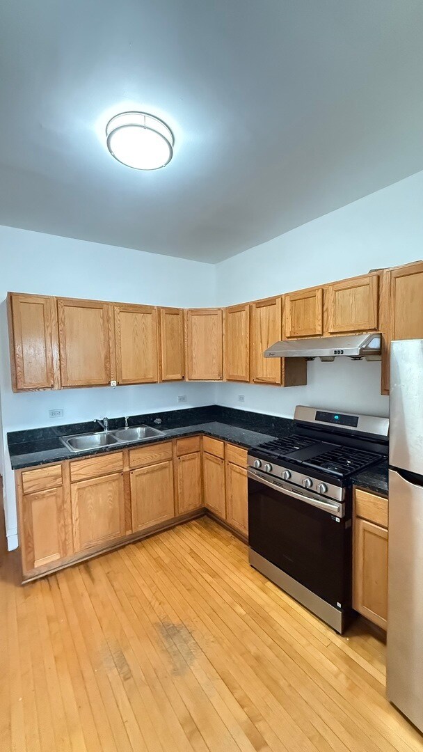 Building Photo - 3137 W 42nd St