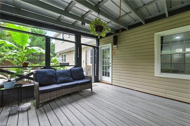 Building Photo - 707 Lipton Dr
