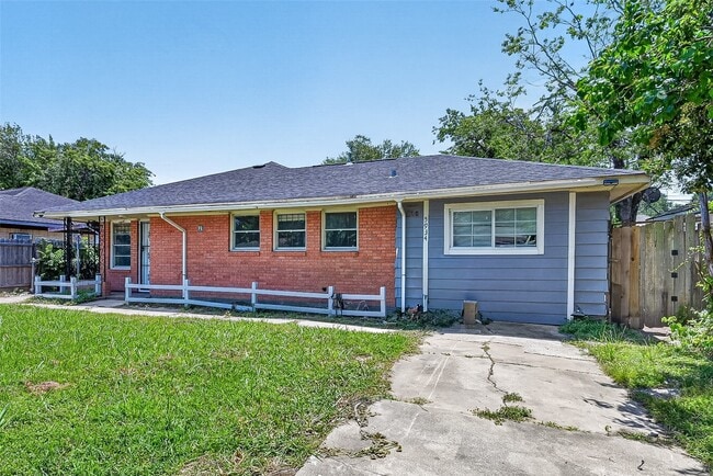 Building Photo - 3918 Tavenor Ln