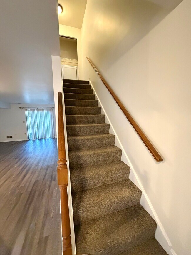 Building Photo - 170 Federal Way