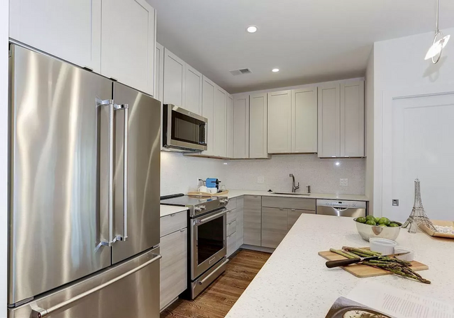 Building Photo - Available Now! 1 Parking Spot Included! 2 ...