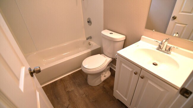 Building Photo - Charming Updated 2-Bedroom Home in Baton Rouge – Move-In Ready!