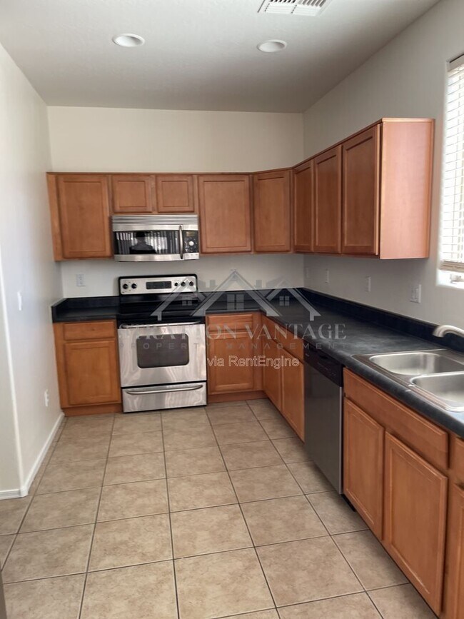 Building Photo - 1327 E Weatherby Way