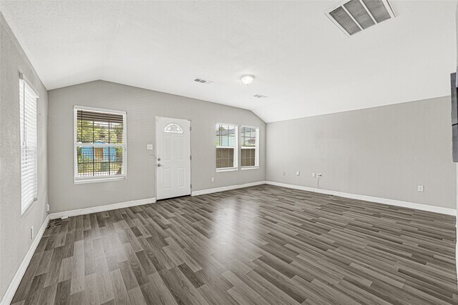 Building Photo - 306 E 38th St