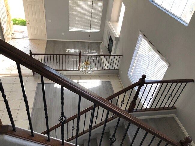 Building Photo - 653 Orbiter Ln
