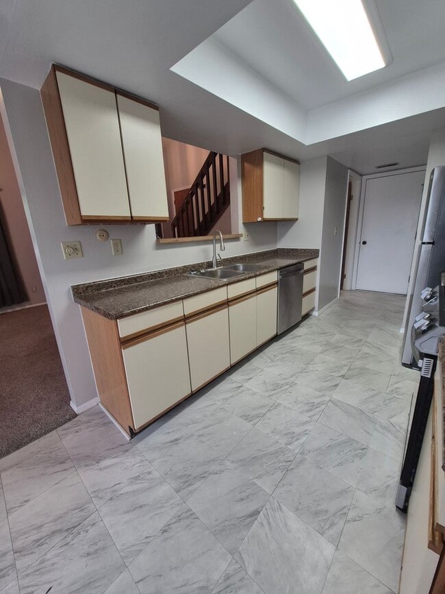 Building Photo - 1387 Sanzon Dr