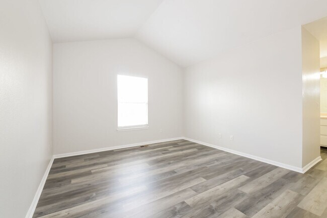 Building Photo - Newly update 4 bed/2.5 Bath in Parker