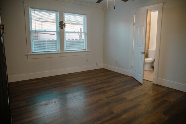 Building Photo - 137 25th St