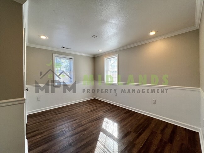 Building Photo - 472 Coleman Ave