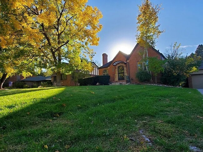 Building Photo - 663 Grape St