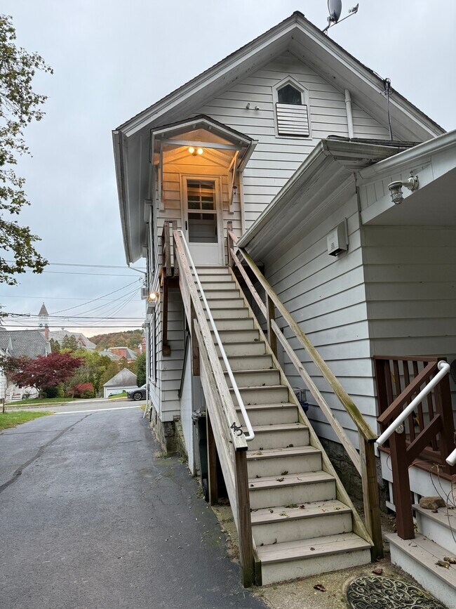 Building Photo - 47 Grove St