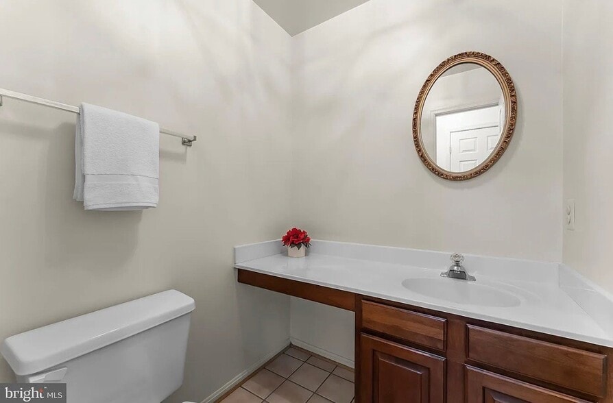 Building Photo - 5 Sarasota Dr