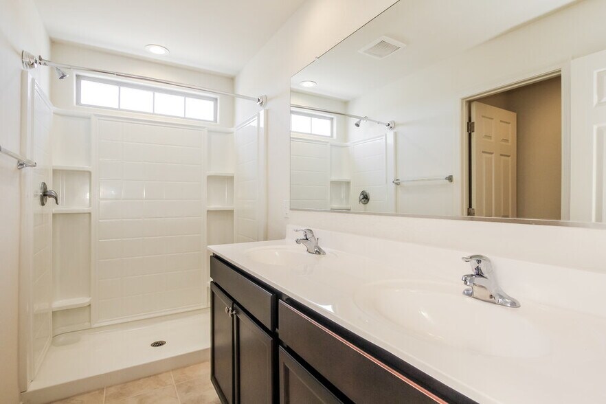 Building Photo - 5012 S 109th Dr