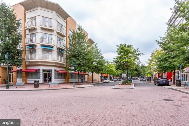 Building Photo - 2720 S Arlington Mill Dr