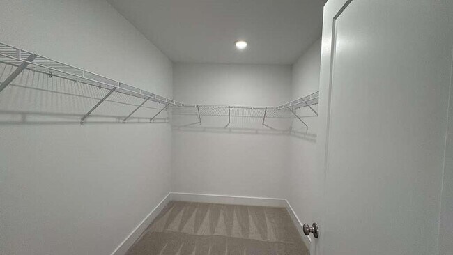 Building Photo - 183 Redbud Rd