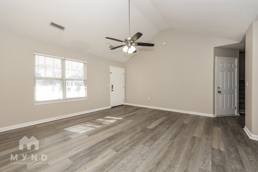 Building Photo - 2423 Lismore Dr