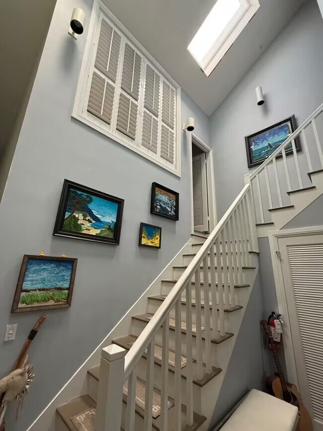 Building Photo - 918 Southard St