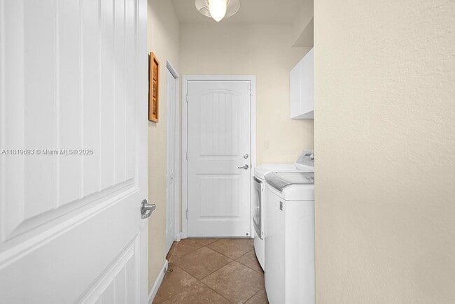 Building Photo - 8986 SW 214th Terrace