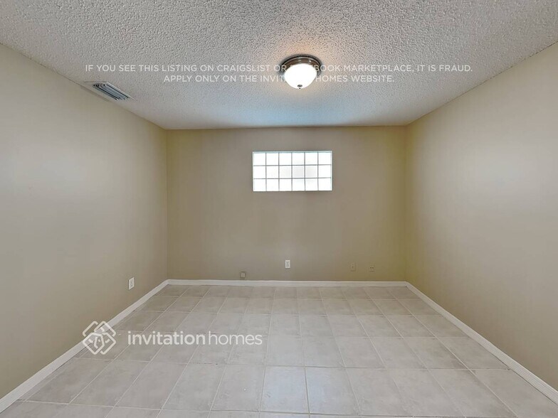 Building Photo - 11249 NW 34th Pl