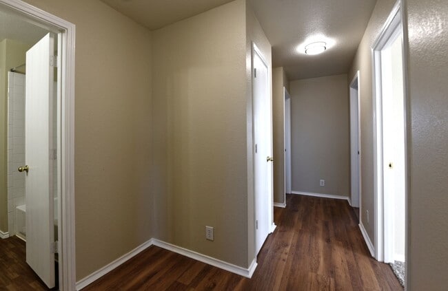 Building Photo - 4 Bedrooms!!!!! 2.5 bath and 2 attached ca...