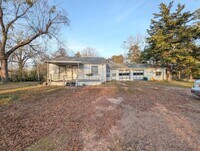 Building Photo - Available Now in Hooks Texas