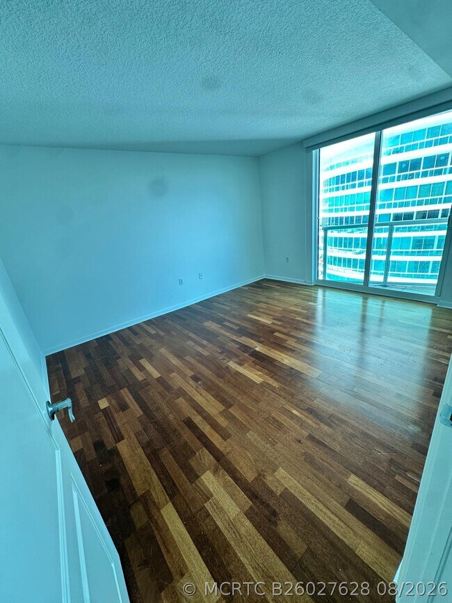 Building Photo - 2101 Brickell Ave